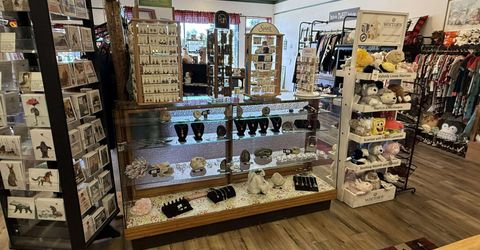 216 Main Street, Chester, CA 00000 Photo