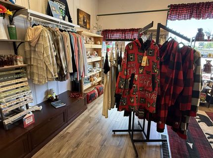 216 Main Street, Chester, CA 00000 Photo
