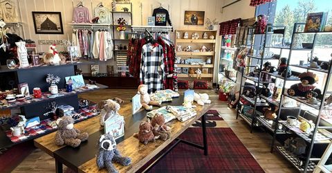 216 Main Street, Chester, CA 00000 Photo