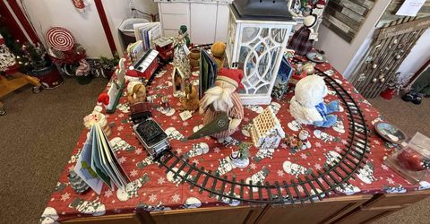 216 Main Street, Chester, CA 00000 Photo