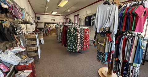 216 Main Street, Chester, CA 00000 Photo