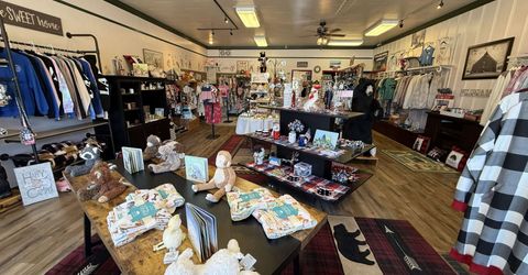 216 Main Street, Chester, CA 00000 Photo