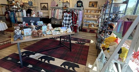 216 Main Street, Chester, CA 00000 Photo