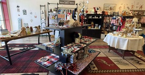 216 Main Street, Chester, CA 00000 Photo