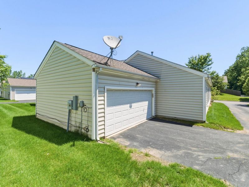 2561 Ashley Meadow Drive, Columbus, OH 43219 Photo 6