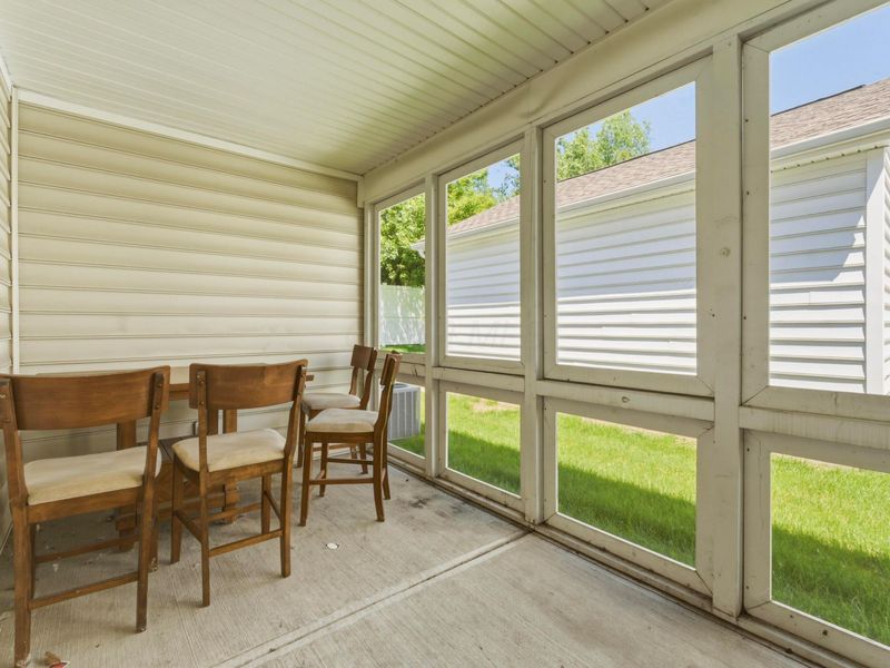 2561 Ashley Meadow Drive, Columbus, OH 43219 Photo 7
