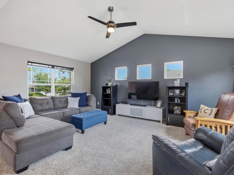 565 Rolling Acre Drive , Lithopolis, OH 43136 Photo 7