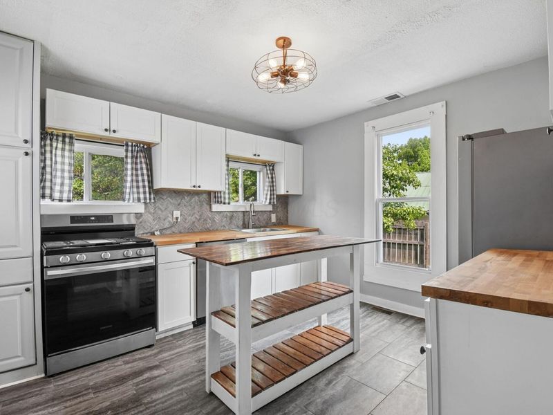 77 S Main Street , Croton, OH 43013 Photo 10
