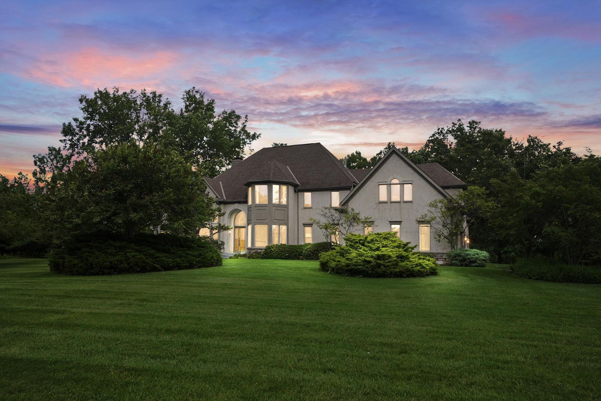 320 Edgington Drive, Plain City, OH 43064 Main Photo