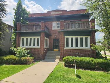 2041 N Main Street, Royal Oak, MI 48073