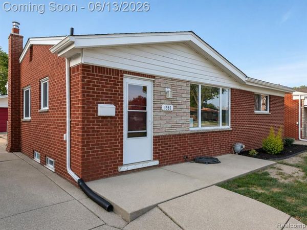 1561 Nottingham Drive, Madison Heights, MI 48071