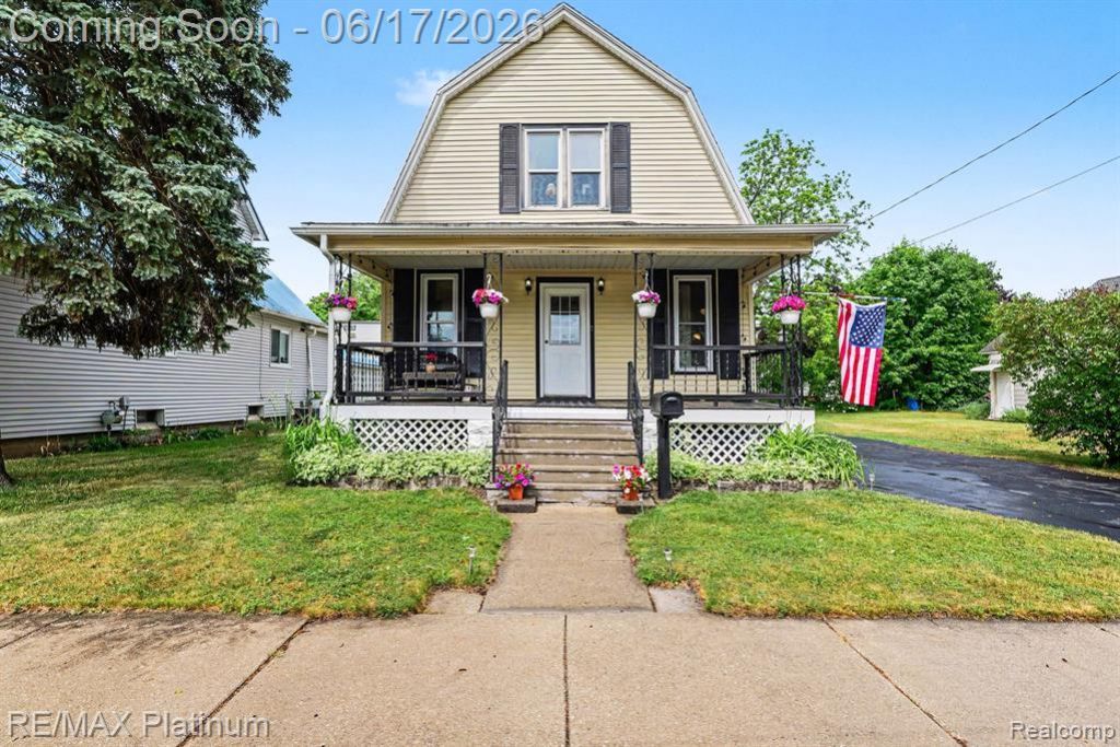 405 N Kiesel Street, Bay City, MI 48706 Main Photo