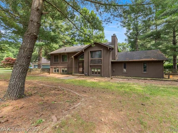 5445 Pine View Drive , Ypsilanti Twp, MI 48197