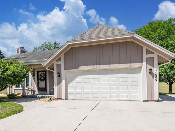 W233N7065 Blacksmith COURT, Sussex, WI 53089