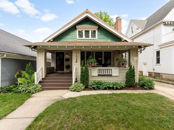 1538 N 70th STREET, Wauwatosa, WI 53213