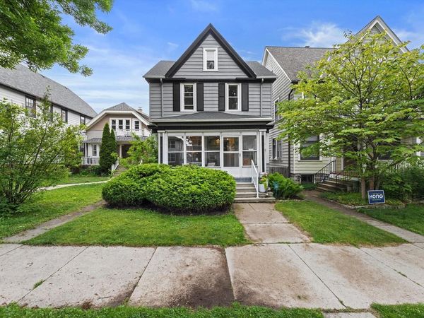 3331 N Bartlett AVENUE, Milwaukee, WI 53211