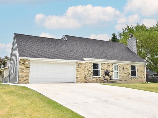 W165N10648 Wagon TRAIL, Germantown, WI 53022