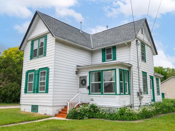N50W6466 Western ROAD, Cedarburg, WI 53012
