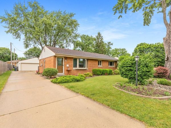 4353 S 61st STREET, Greenfield, WI 53220
