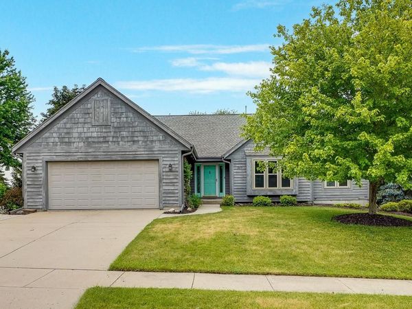 940 Bartlett DRIVE, Oconomowoc, WI 53066