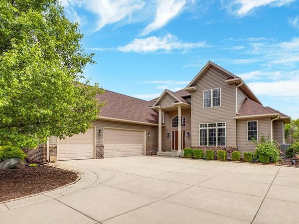 750 Pinehurst DRIVE, Mukwonago, WI 53149