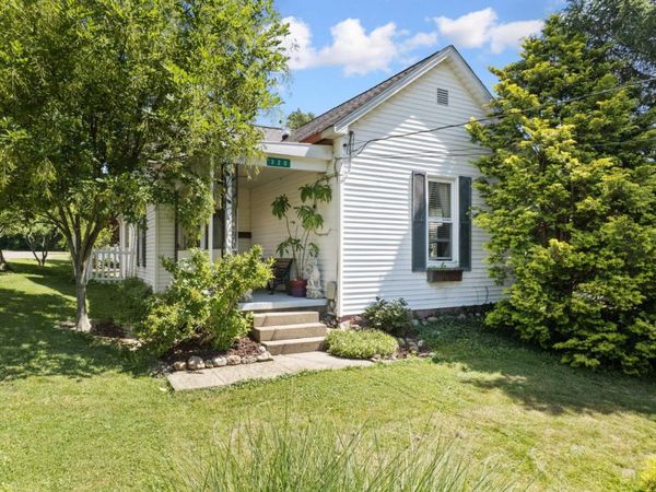 320 E Plane Street, Bethel, OH 45106