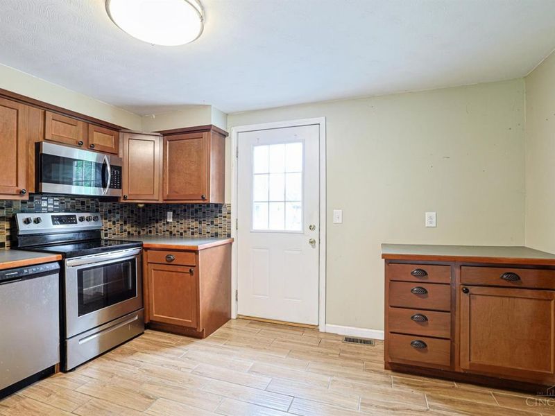 7419 Willow Drive, Blanchester, OH 45107 Photo 8
