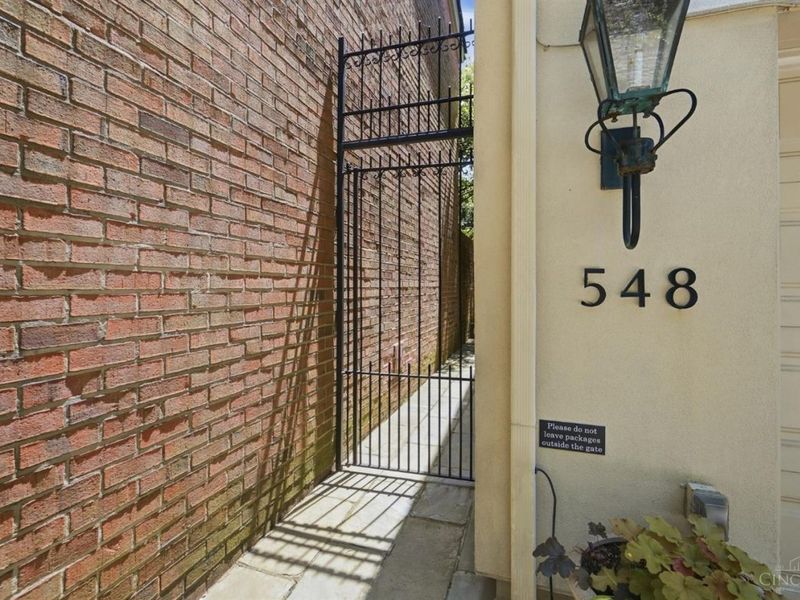 548 Liberty Hill, Cincinnati, OH 45202 Photo 77