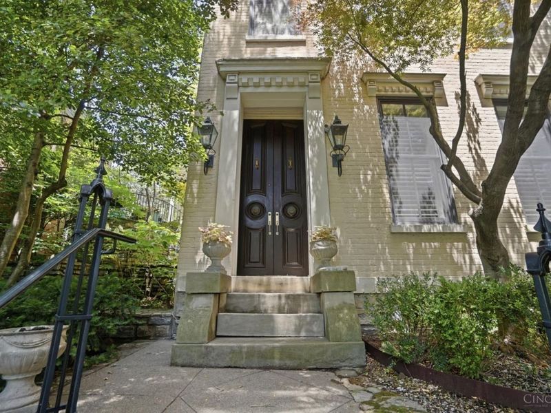 548 Liberty Hill, Cincinnati, OH 45202 Photo 8