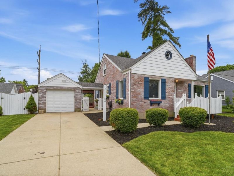561 Columbia Road, Hamilton, OH 45013 Photo 2