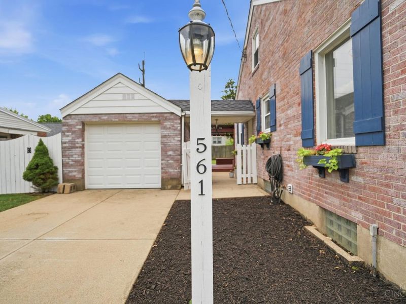 561 Columbia Road, Hamilton, OH 45013 Photo 3