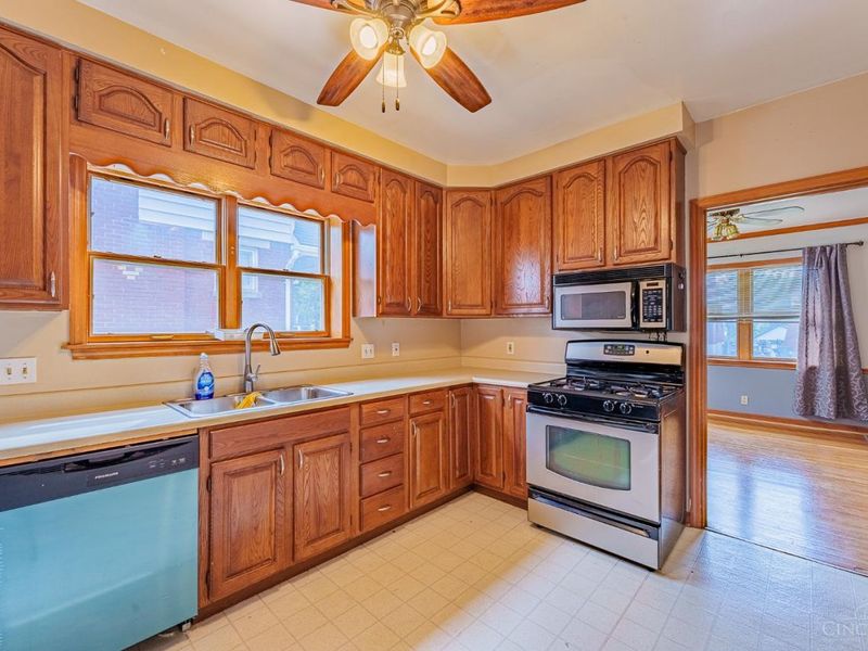 4430 Grove Avenue, Cincinnati, OH 45211 Photo 14