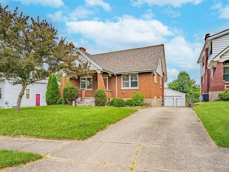 4430 Grove Avenue, Cincinnati, OH 45211 Photo 2