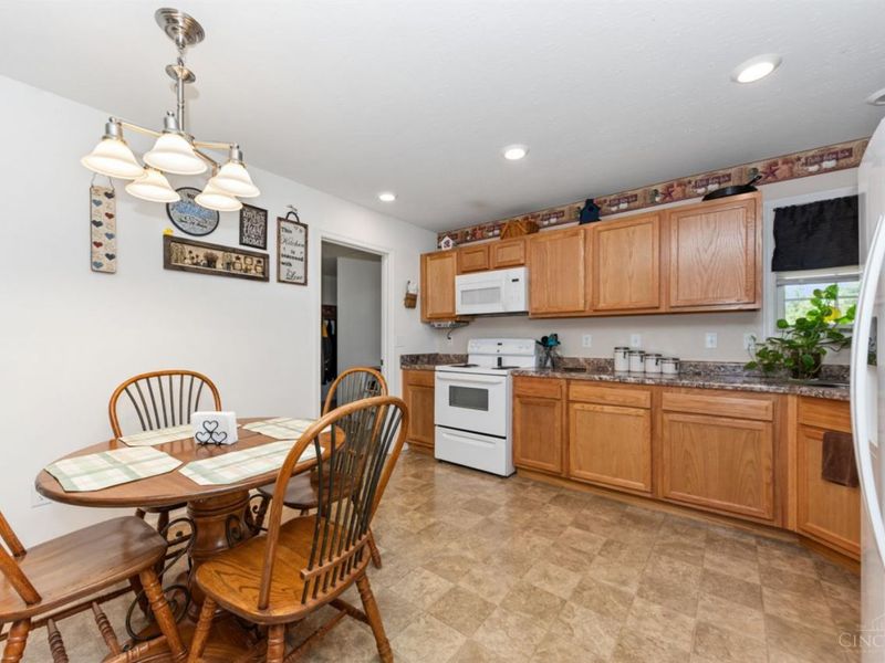 370 Wooded Run Road, Franklin Township, OH 45120 Photo 12