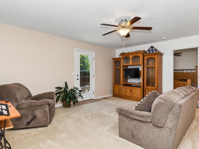 370 Wooded Run Road, Franklin Township, OH 45120 Photo 9
