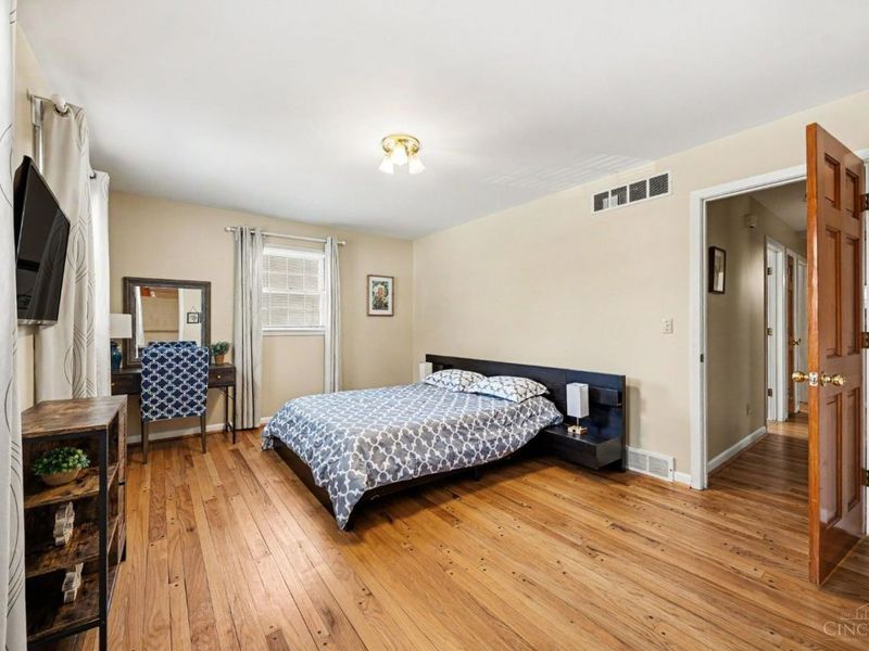 1034 Clifton Hills Avenue, Cincinnati, OH 45220 Photo 12