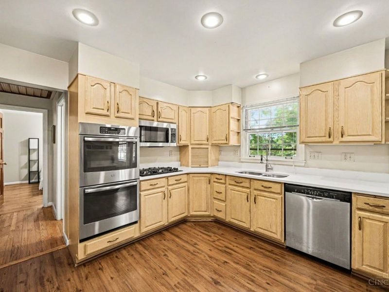 1034 Clifton Hills Avenue, Cincinnati, OH 45220 Photo 8