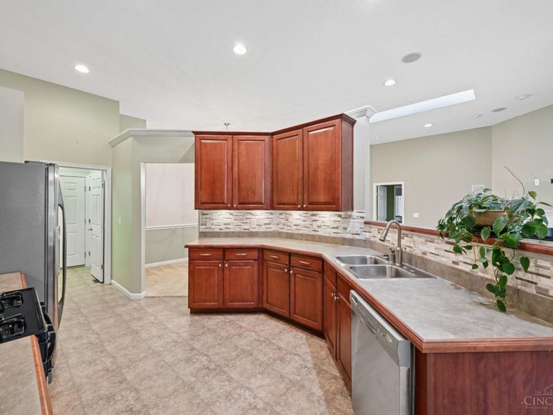 5252 Venetian, Hamilton Twp, OH 45152 Photo 10