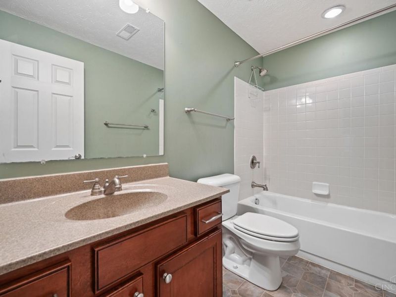 5252 Venetian, Hamilton Twp, OH 45152 Photo 20