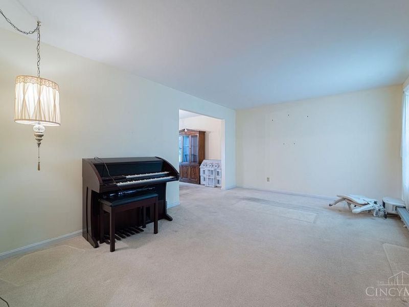 2559 Fulbourne Drive, Mount Healthy, OH 45231 Photo 4