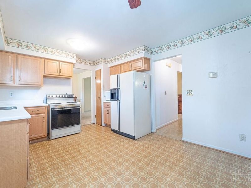 2559 Fulbourne Drive, Mount Healthy, OH 45231 Photo 9