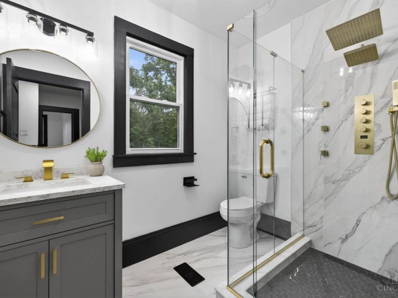 1016 Valley Lane, Cincinnati, OH 45229 Photo 26