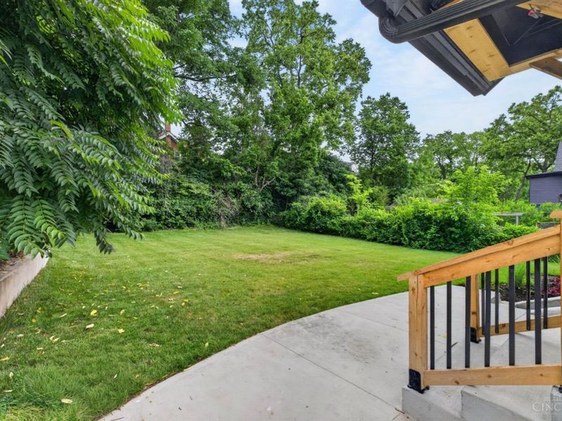 1016 Valley Lane, Cincinnati, OH 45229 Photo 36