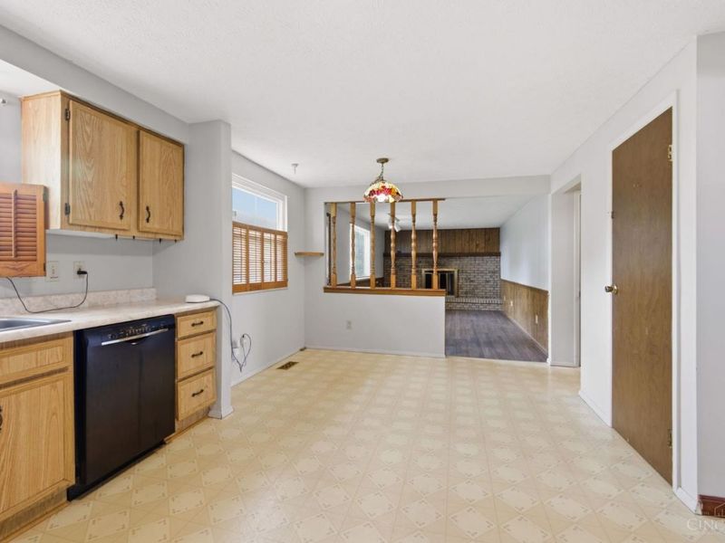 11554 Lincolnshire Drive, Forest Park, OH 45240 Photo 13
