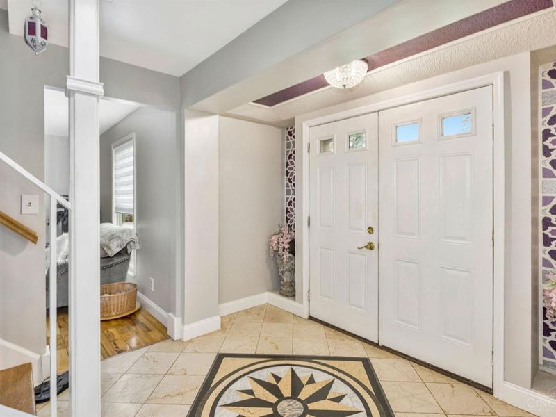 9181 Sunderland Way, West Chester, OH 45069 Photo 4