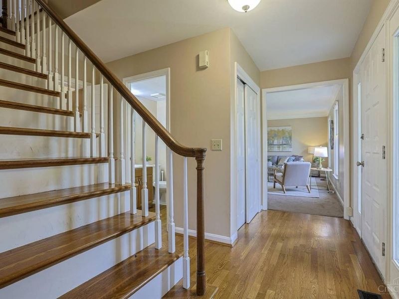 3020 Cooperhill Drive, Evendale, OH 45241 Photo 4