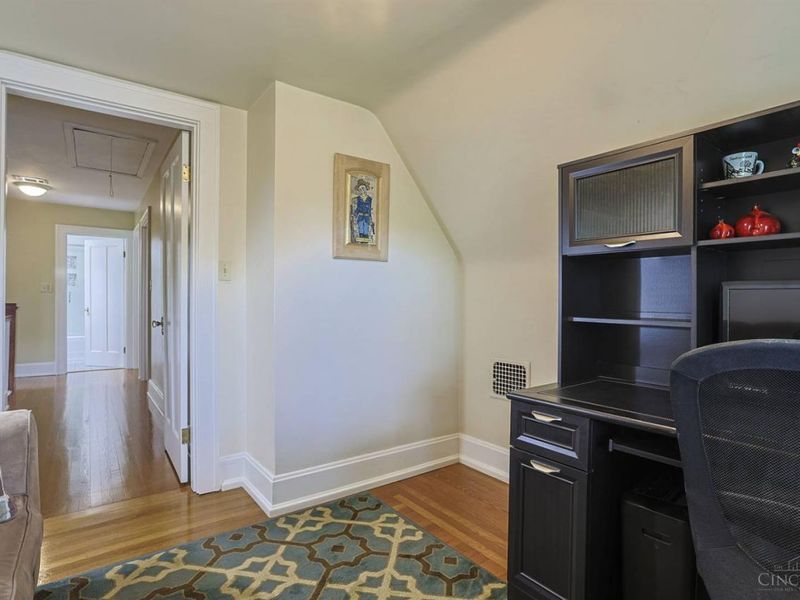 1242 Garden Circle, Wyoming, OH 45215 Photo 37