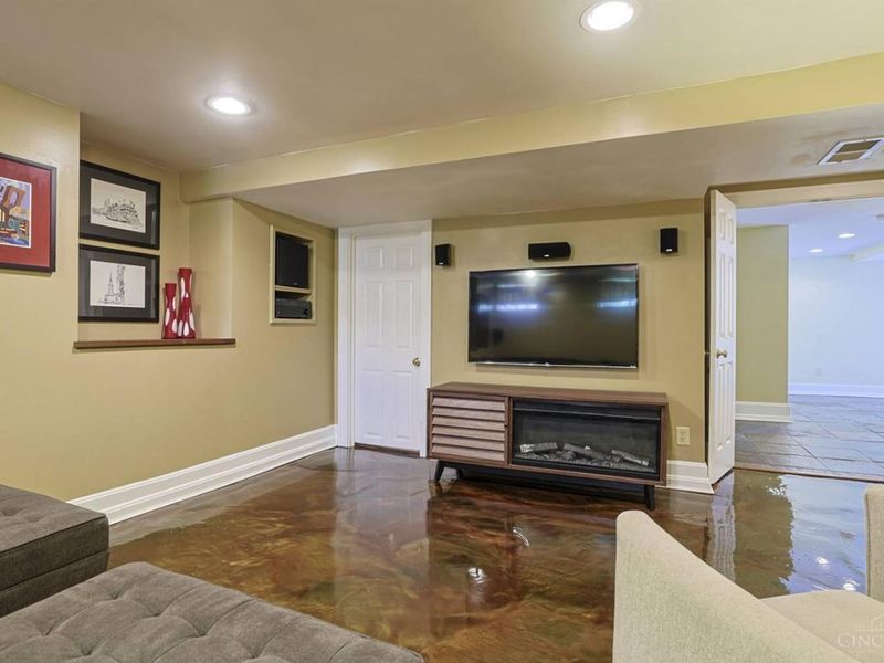 1242 Garden Circle, Wyoming, OH 45215 Photo 40