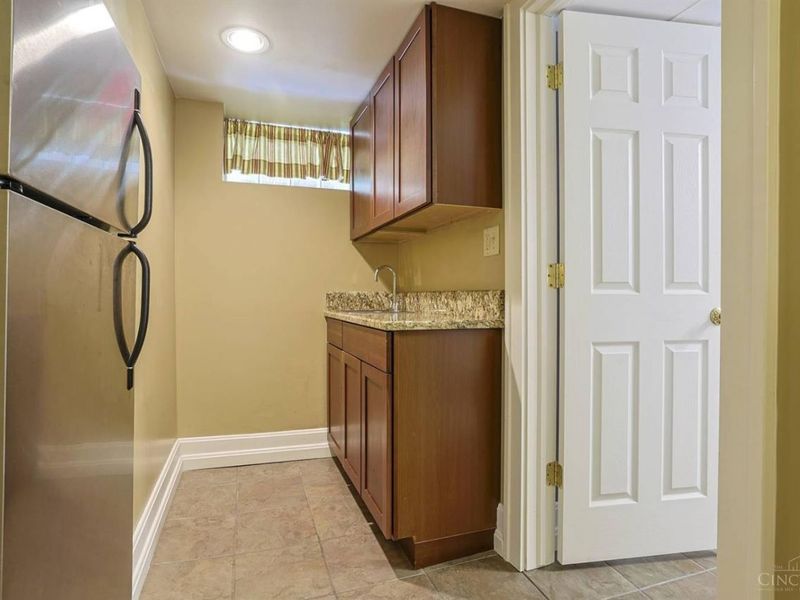 1242 Garden Circle, Wyoming, OH 45215 Photo 43