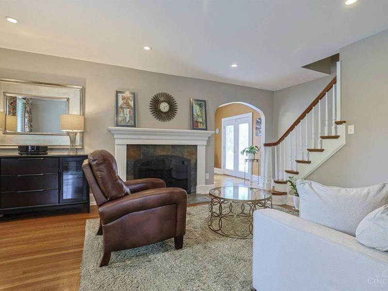 1242 Garden Circle, Wyoming, OH 45215 Photo 6